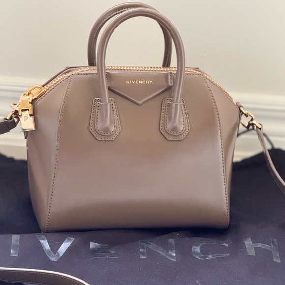 ****SOLD****Givenchy antigona - Picture 1 of 14